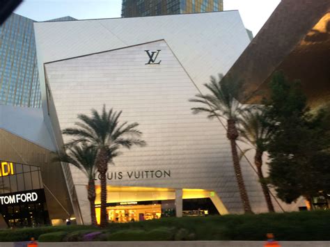 louis vuitton base|louis vuitton las vegas nv.